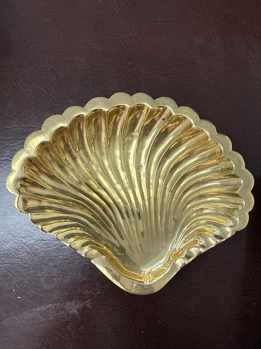 Brass clam dish