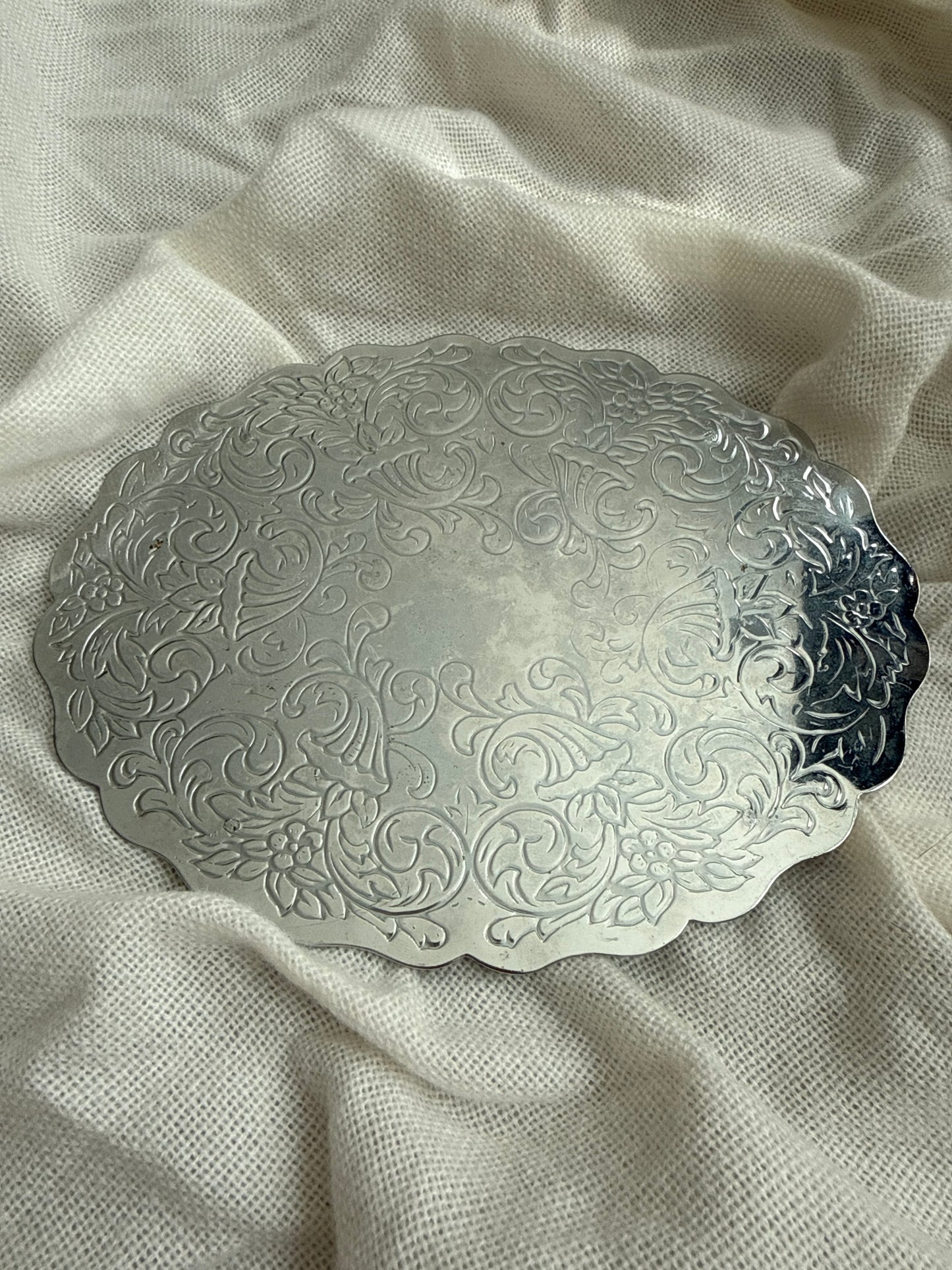 Vintage Etched Oval Footed Trivet